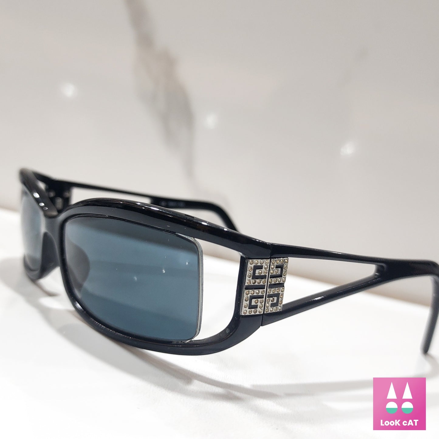 Givenchy SVG 597S occhiali da sole vintage avvolgenti con scudo lunetta brille y2k sfumature cyber