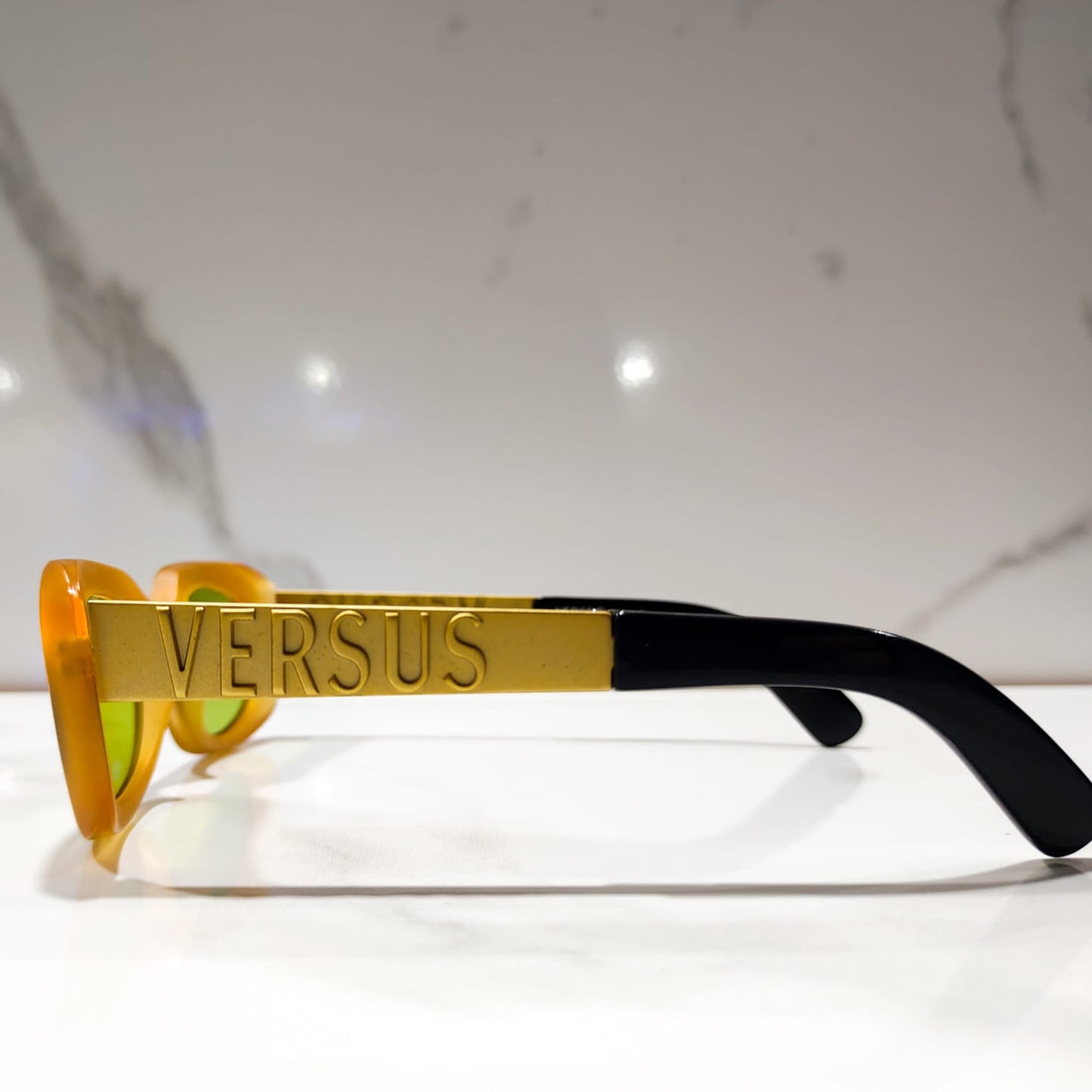 Gianni Versace Versus mod E33 太阳镜复古 90 年代半月形眼镜