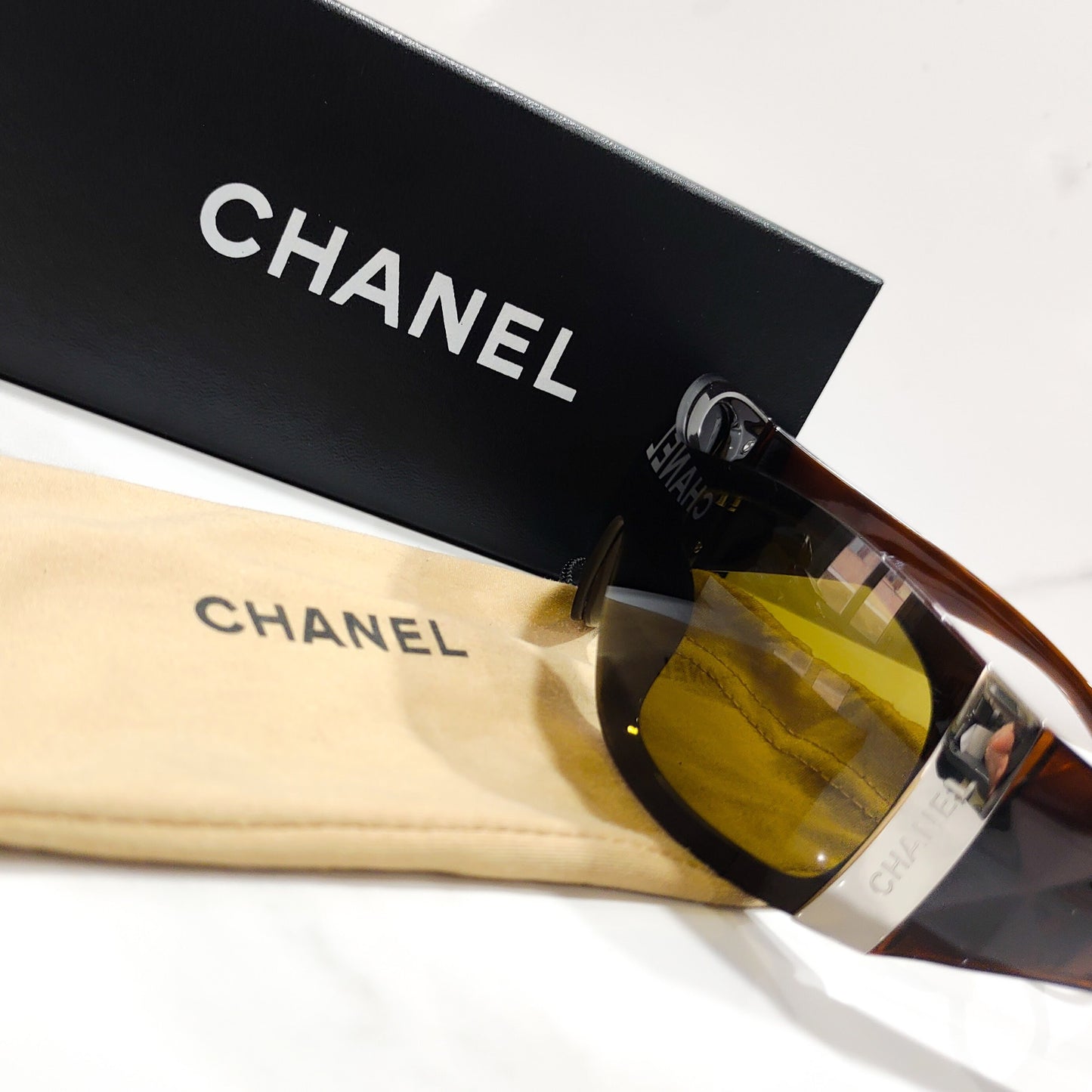 Chanel 型号 6009 太阳镜 brille 边框 y2k 色调