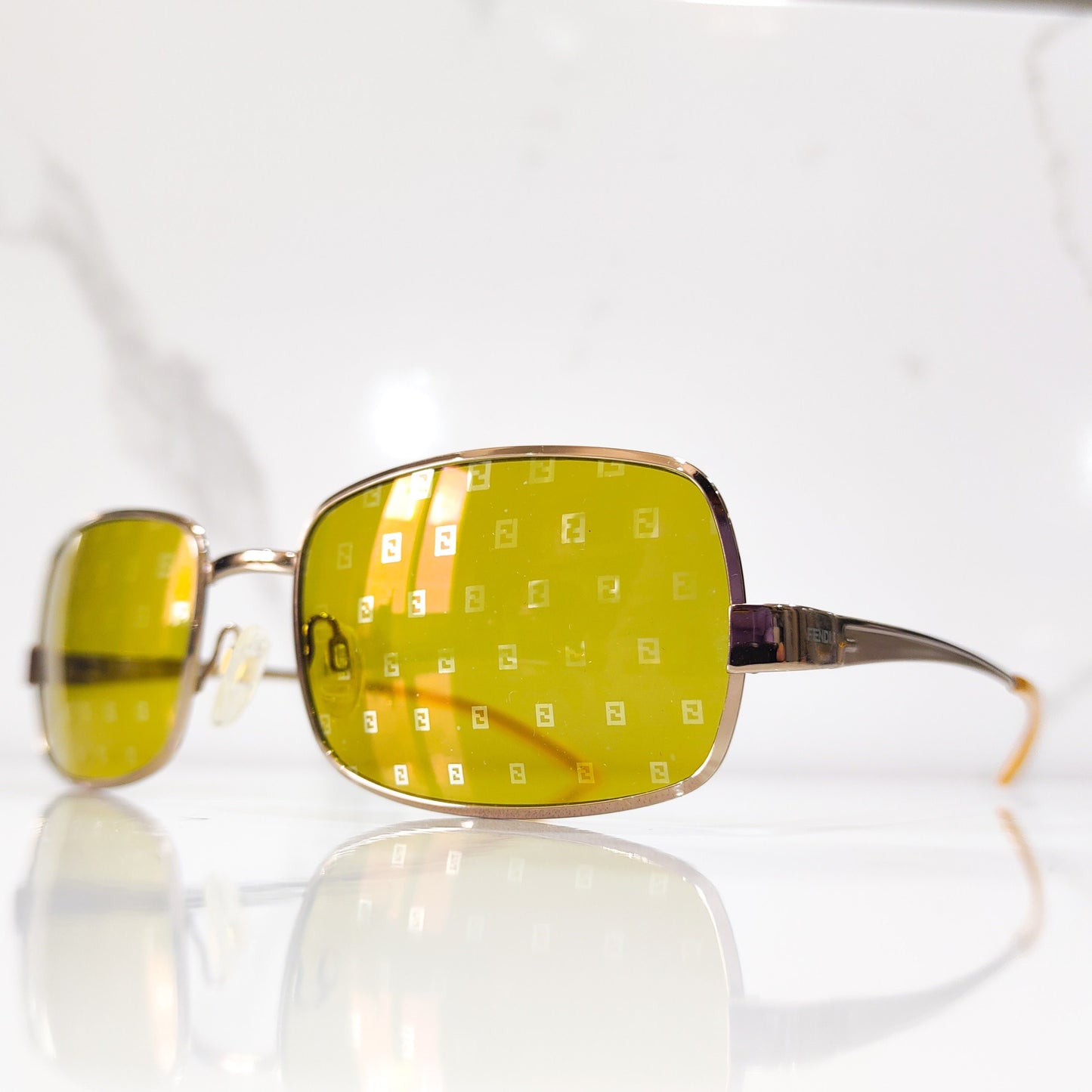 Fendi 型号 SL7331 brille 边框太阳镜 y2k 交织字母图案色调