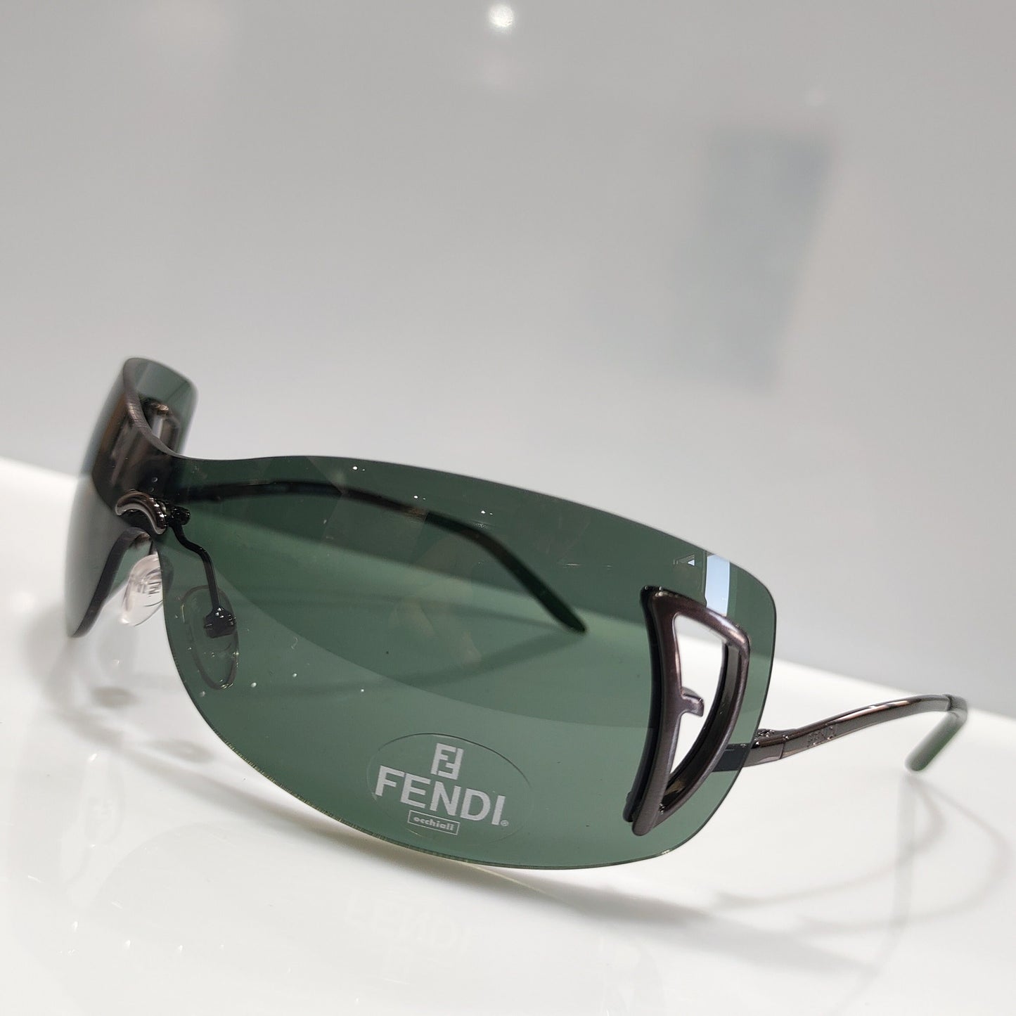 Occhiali da sole Fendi modello SL7402 wrap shield lunetta brille sfumature y2k