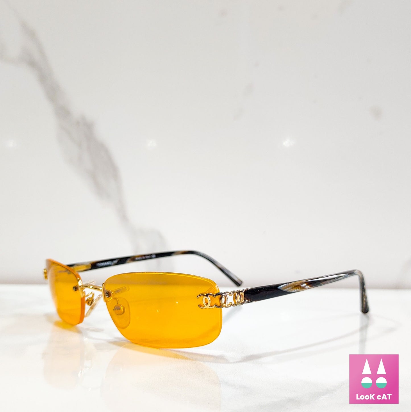 Occhiali da sole Chanel modello 2026 lunette brille y2k shades senza montatura